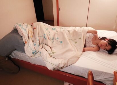 Ông chú dớt rải khi thấy cháu gái đến tuổi dậy nhìn mởn mởn